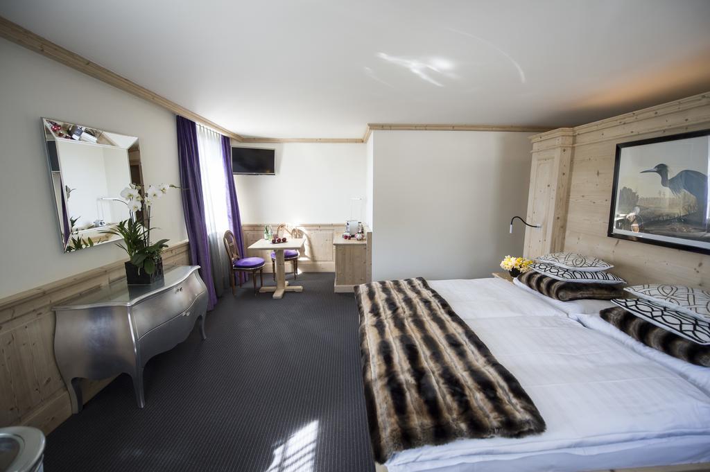 Hotel Weiss Kreuz Malans Camera foto