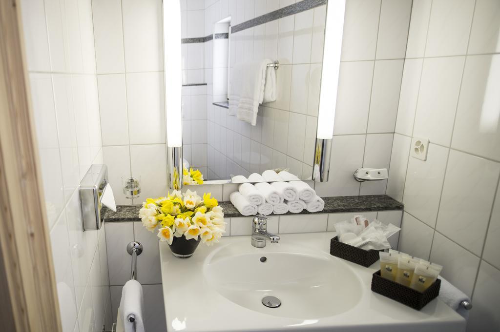 Hotel Weiss Kreuz Malans Esterno foto